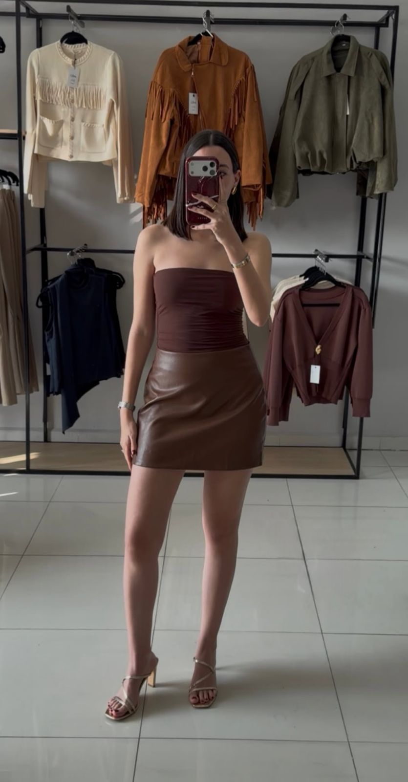 Falda vinipiel café